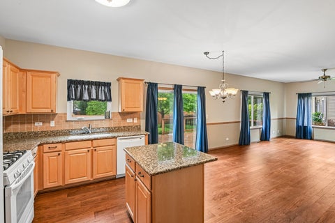 Tiny photo for 971 Lakestone Lane, Aurora, IL 60504 (MLS # 12674151)