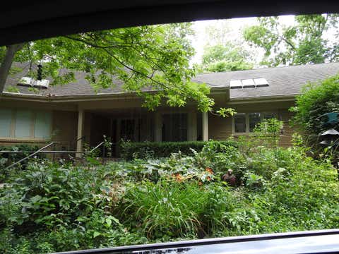 2 beds bed, 2.5 baths bath property at 5525 Blackthorn Drive, Rockford, IL 61107