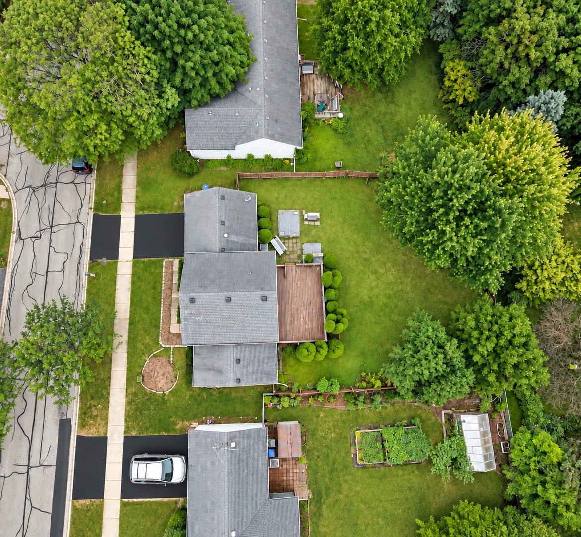 1401 Knoll Drive