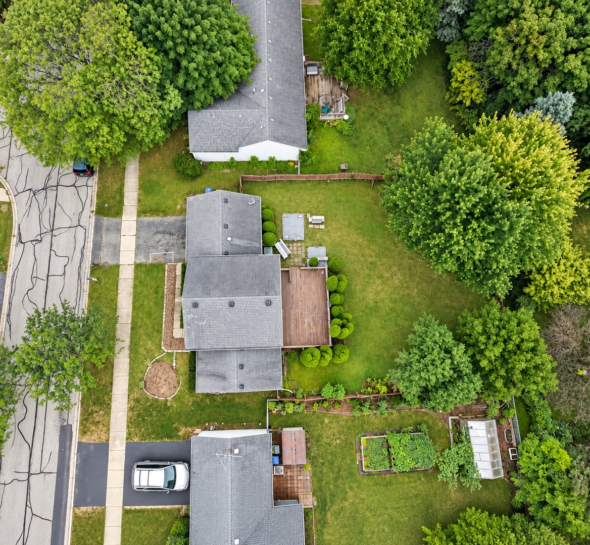1401 Knoll Drive