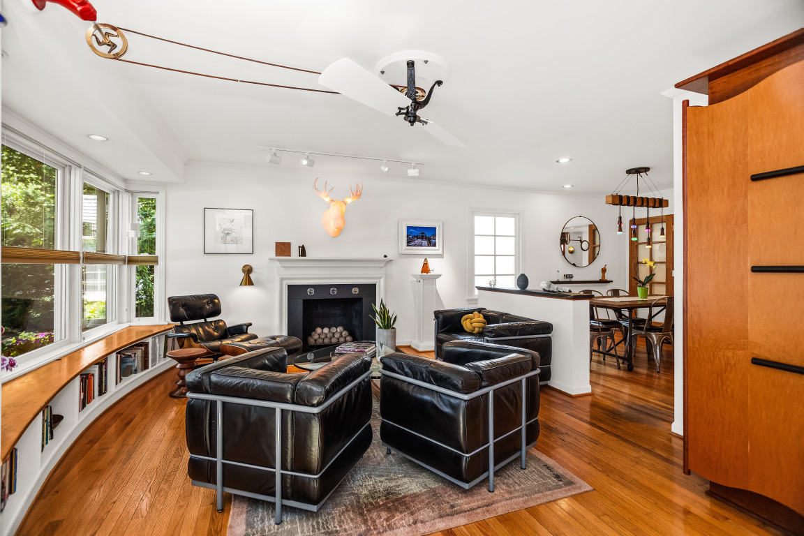 9 Williamsburg Court