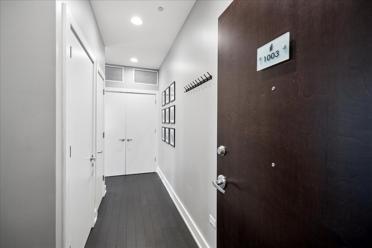 110 W Superior Street 1003