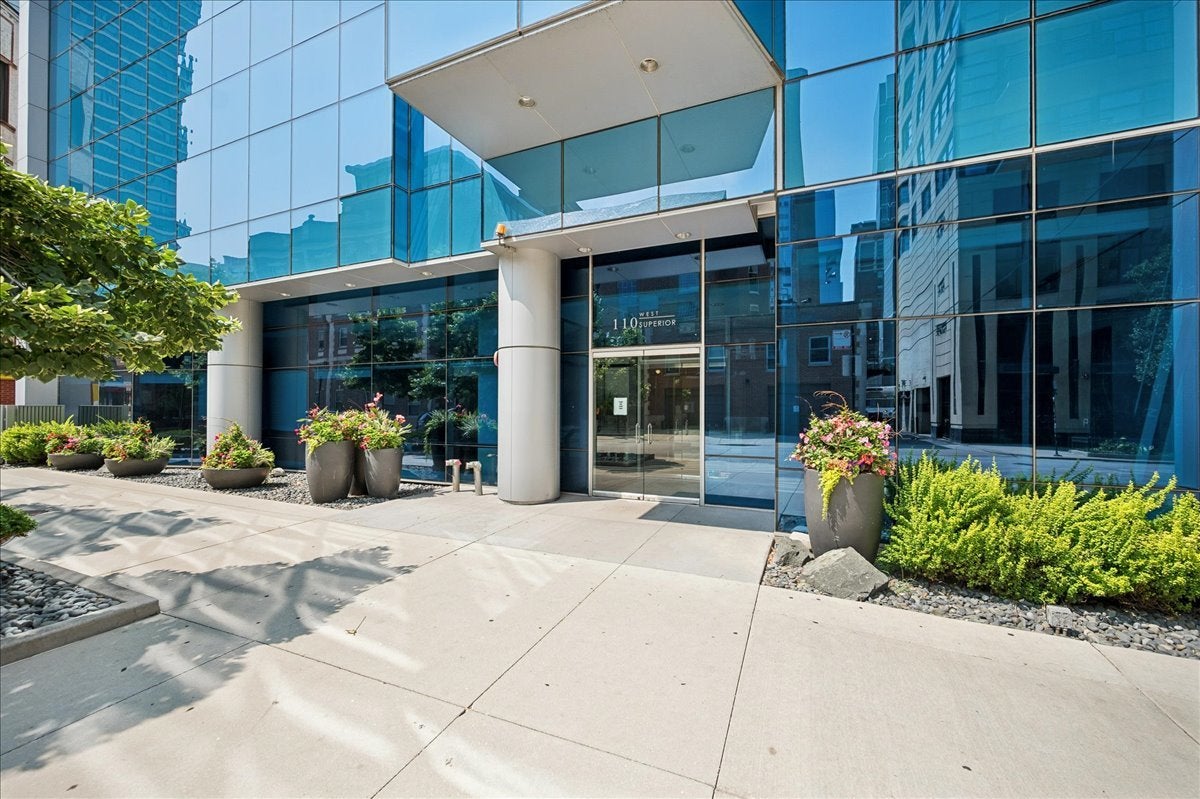 110 W Superior Street 1003