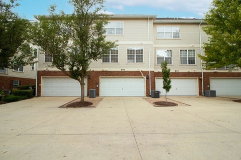Tiny photo for 605 Pheasant Trail, St. Charles, IL 60174 (MLS # 12734492)