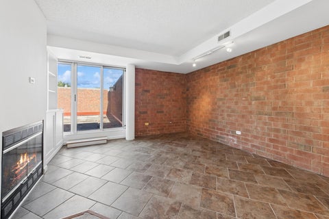 Tiny photo for 2525 Wellington Court #302, Evanston, IL 60201 (MLS # 12775704)