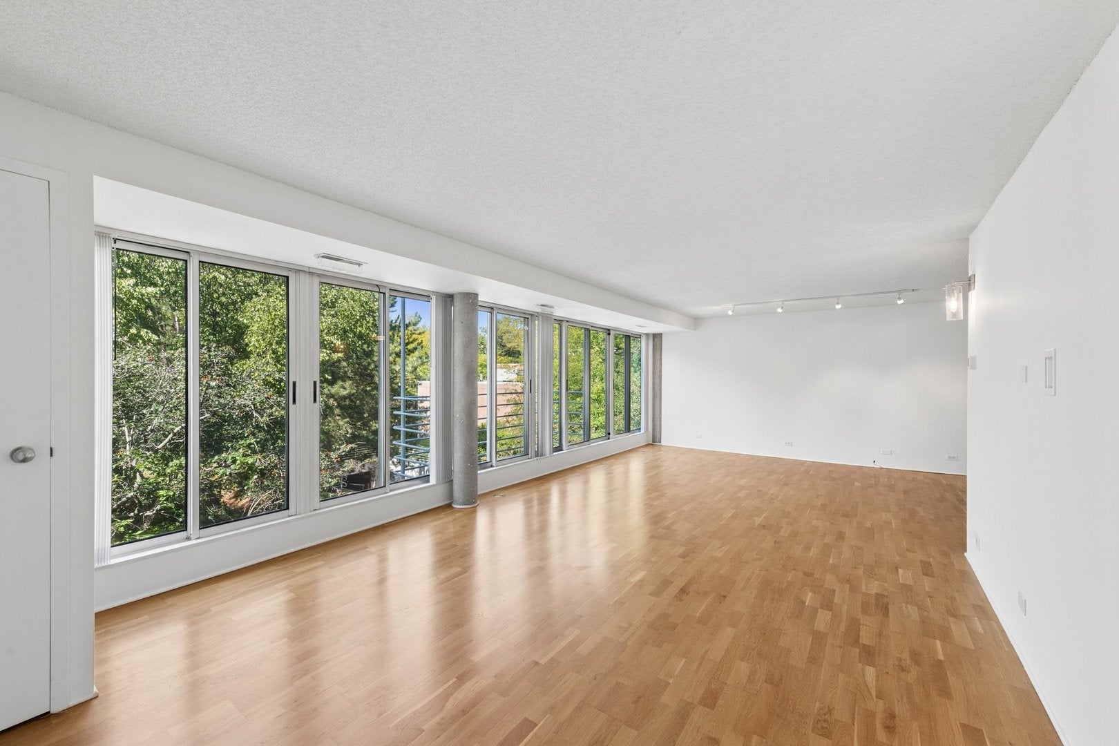 2525 Wellington Court 302