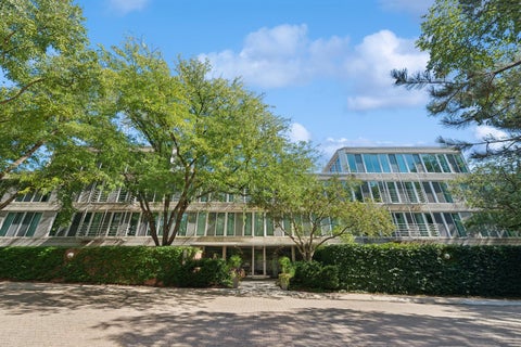 Photo of 2525 Wellington Court #302, Evanston, IL 60201 (MLS # 12775704)