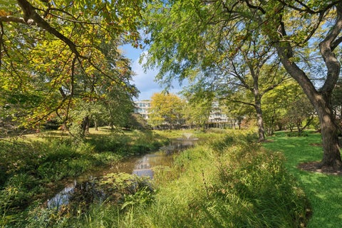 Tiny photo for 2525 Wellington Court #302, Evanston, IL 60201 (MLS # 12775704)