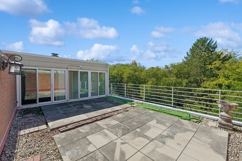 Tiny photo for 2525 Wellington Court #302, Evanston, IL 60201 (MLS # 12775704)