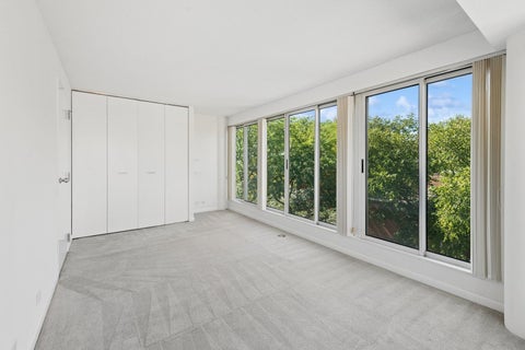Tiny photo for 2525 Wellington Court #302, Evanston, IL 60201 (MLS # 12775704)