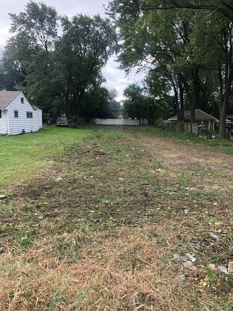 437 E Lorraine Avenue Addison IL 60101