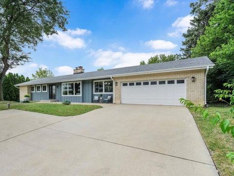 Photo of 19W100 22nd Street, Lombard, IL 60148 (MLS # 12711577)