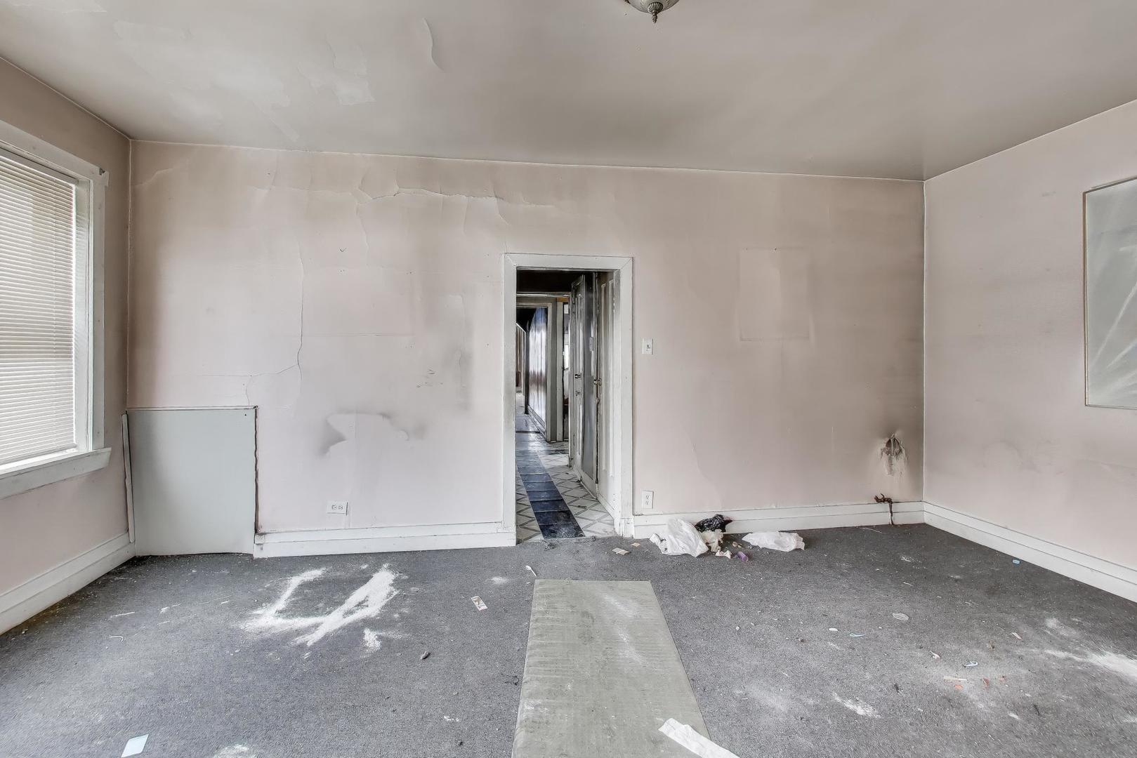 4105-03 W Grenshaw Street