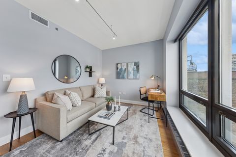 Tiny photo for 130 N Garland Court #2612, Chicago, IL 60602 (MLS # 12500663)