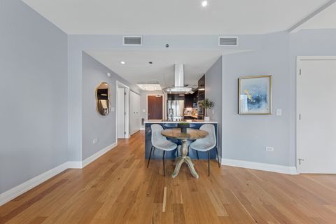 Tiny photo for 130 N Garland Court #2612, Chicago, IL 60602 (MLS # 12500663)