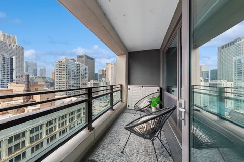 Tiny photo for 130 N Garland Court #2612, Chicago, IL 60602 (MLS # 12500663)