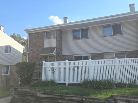Photo of 823 White Oak Lane, University Park, IL 60484 (MLS # 12491727)