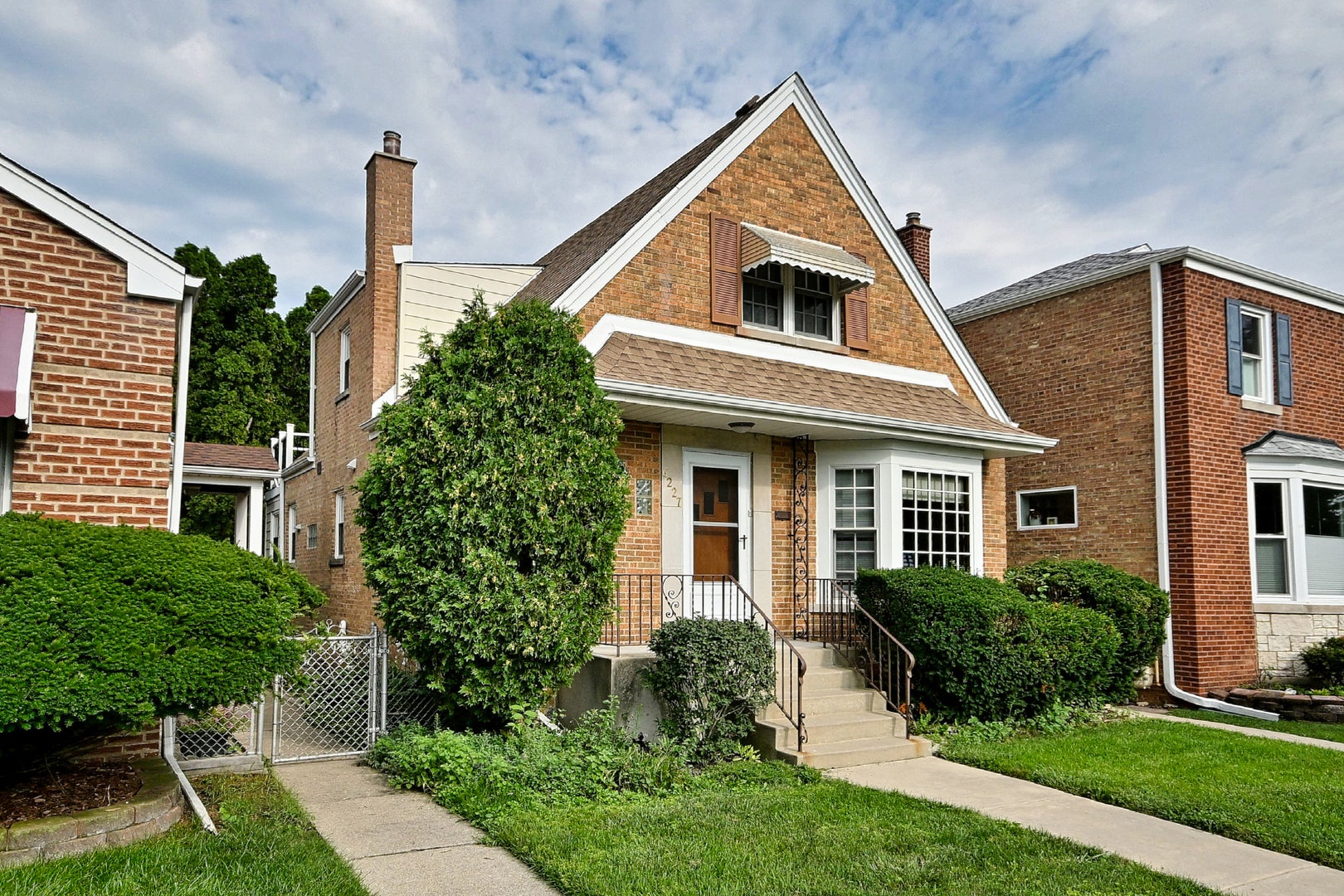 6227 N Naper Avenue