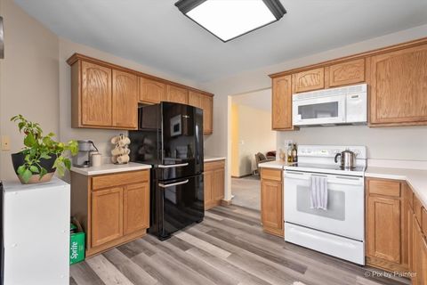 Tiny photo for 163 McLaren Drive N #163, Sycamore, IL 60178 (MLS # 12591445)