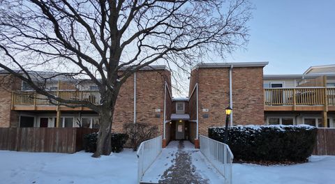 1930 Kenilworth Circle E Hoffman Estates IL 60169