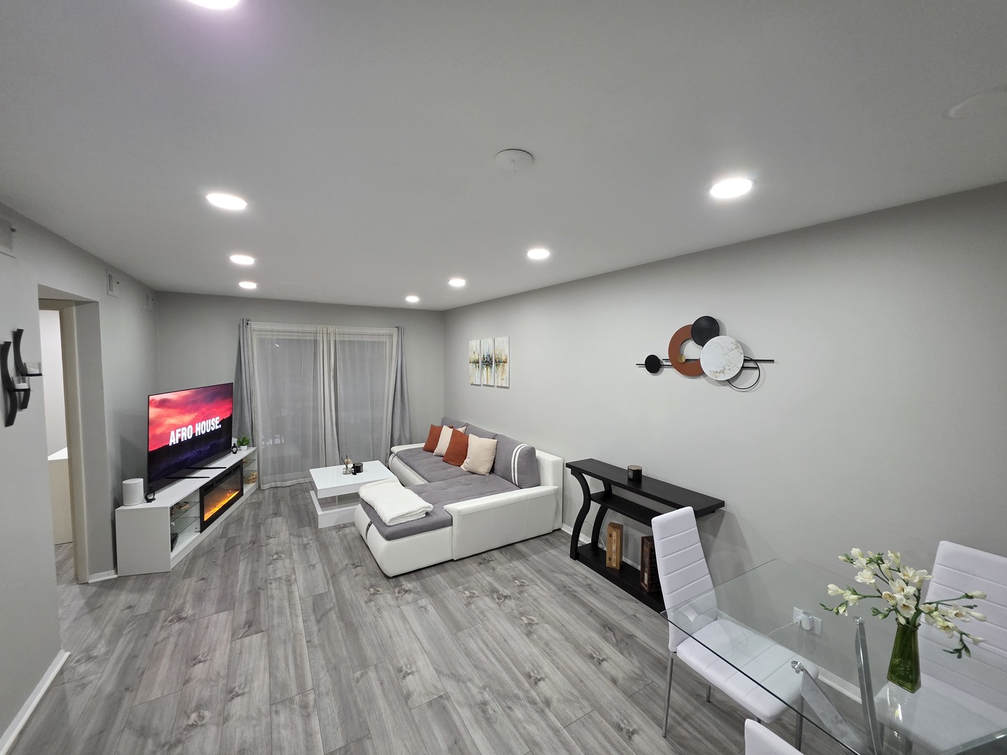 1930 Kenilworth Circle E