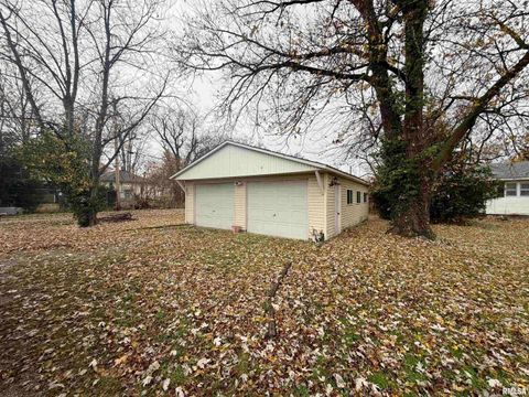 Tiny photo for 935 E McCord Street, Centralia, IL 62801 (MLS # EB460536)