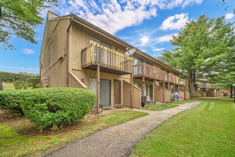 Tiny photo for 60 Aspen Colony #4, Fox Lake, IL 60020 (MLS # 12770033)