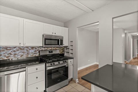 Tiny photo for 924 S Lake Court #105, Westmont, IL 60559 (MLS # 12756597)