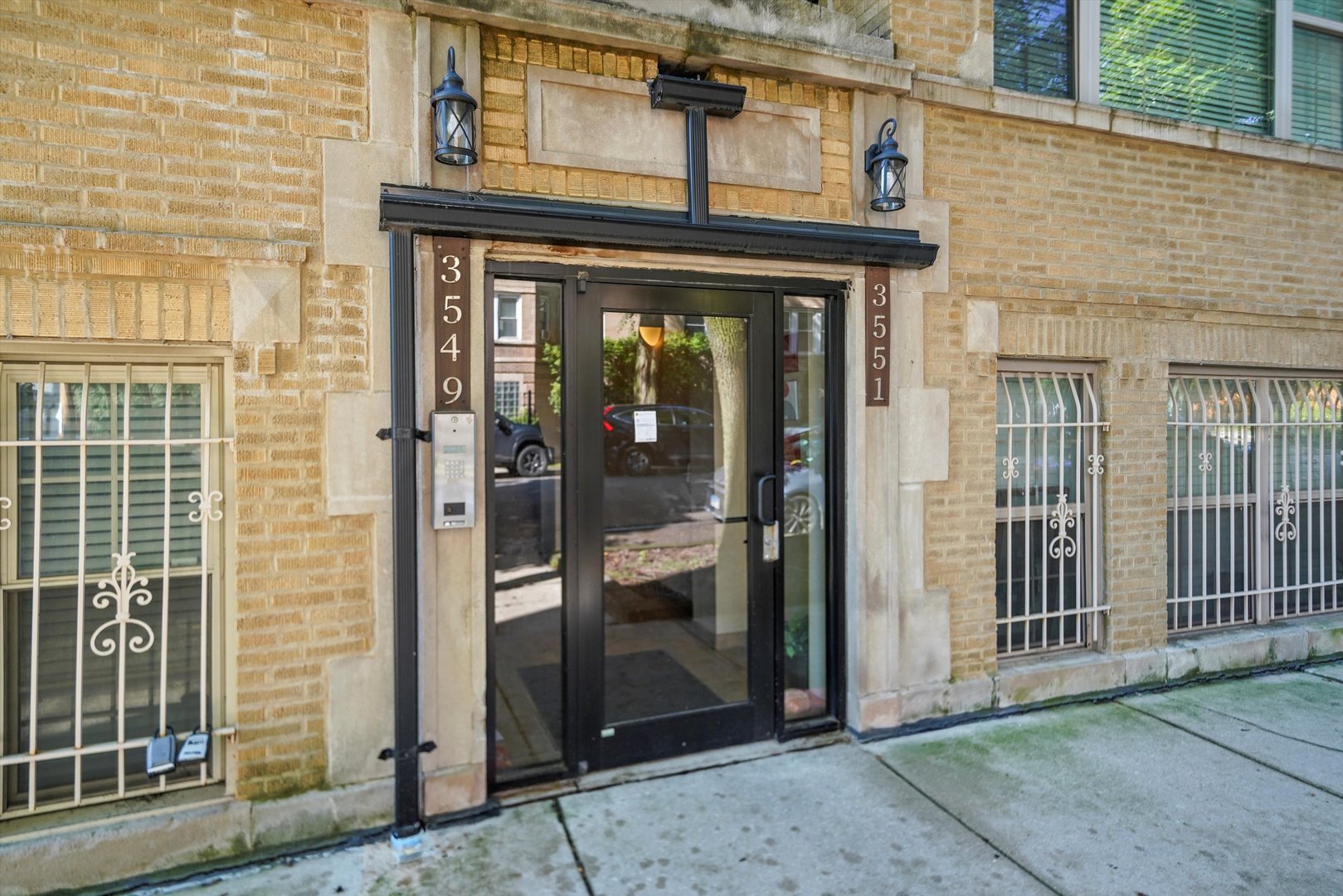 3551 W Belle Plaine Avenue 2