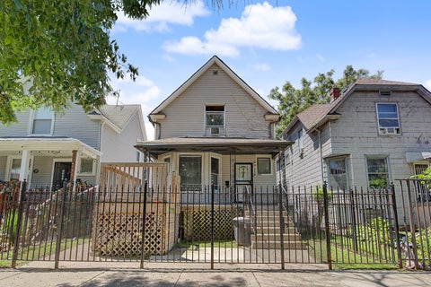 Photo of 848 N Lawler Avenue, Chicago, IL 60651 (MLS # 12690545)