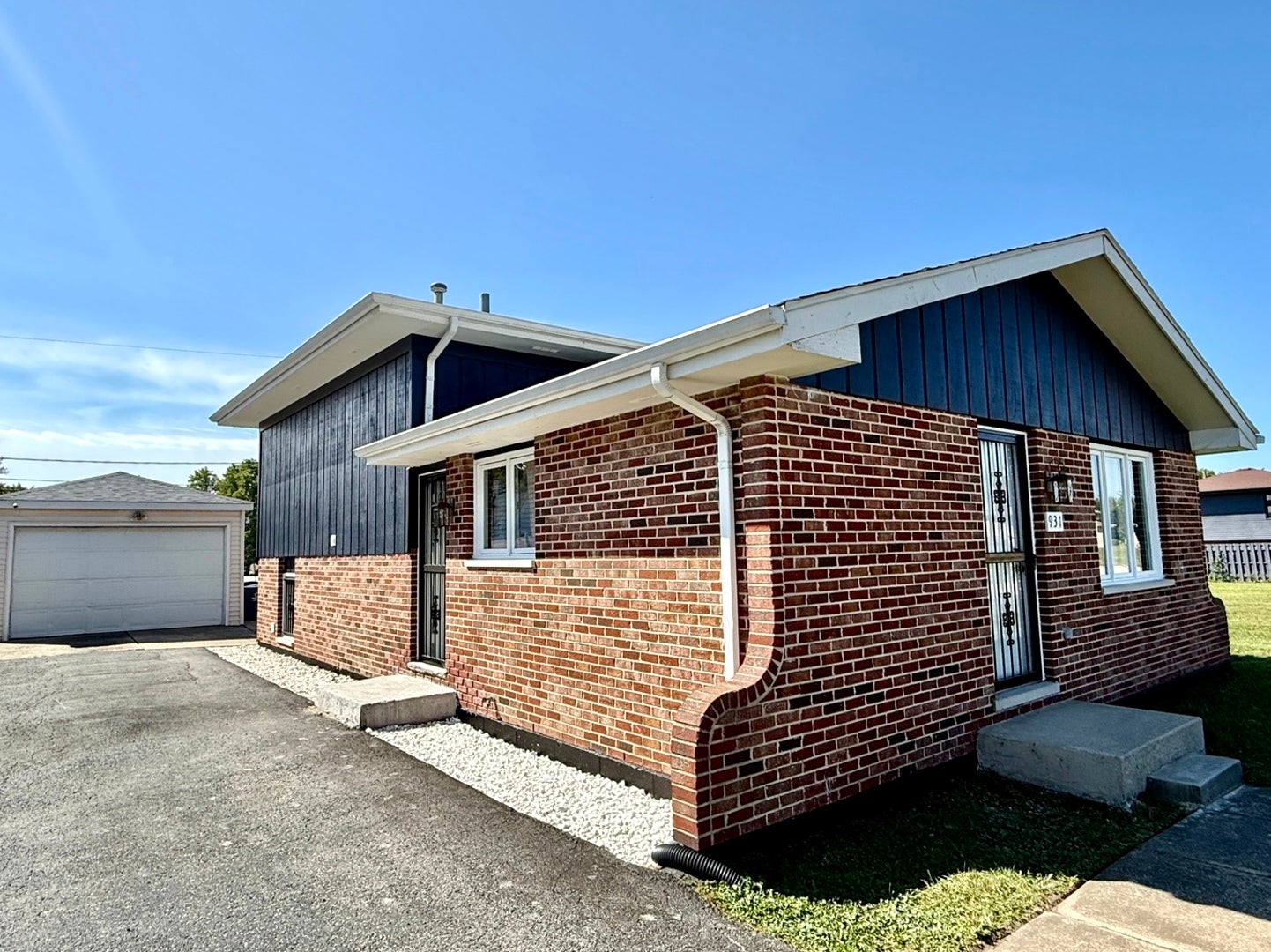 931 Miller Place