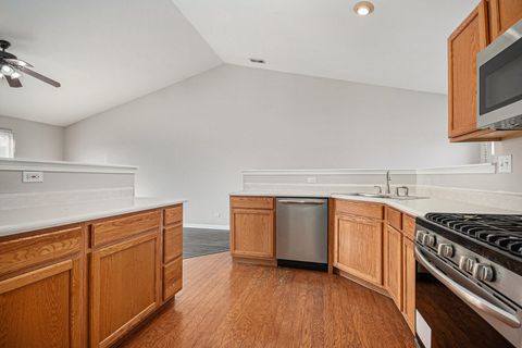 Tiny photo for 921 Parkhill Circle, Aurora, IL 60502 (MLS # 12532426)