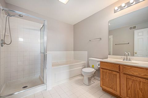 Tiny photo for 921 Parkhill Circle, Aurora, IL 60502 (MLS # 12532426)