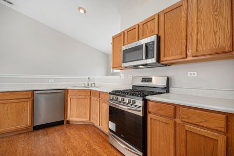 Tiny photo for 921 Parkhill Circle, Aurora, IL 60502 (MLS # 12532426)