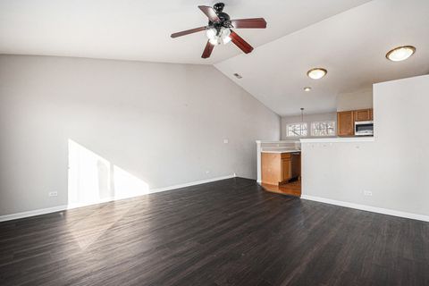 Tiny photo for 921 Parkhill Circle, Aurora, IL 60502 (MLS # 12532426)