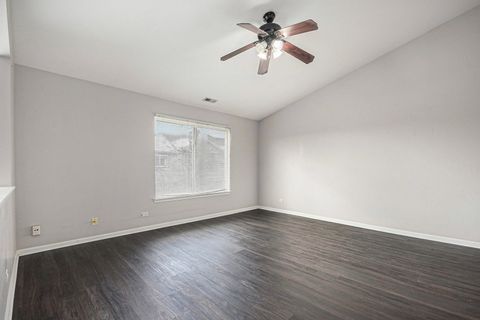 Tiny photo for 921 Parkhill Circle, Aurora, IL 60502 (MLS # 12532426)