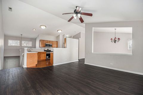 Tiny photo for 921 Parkhill Circle, Aurora, IL 60502 (MLS # 12532426)