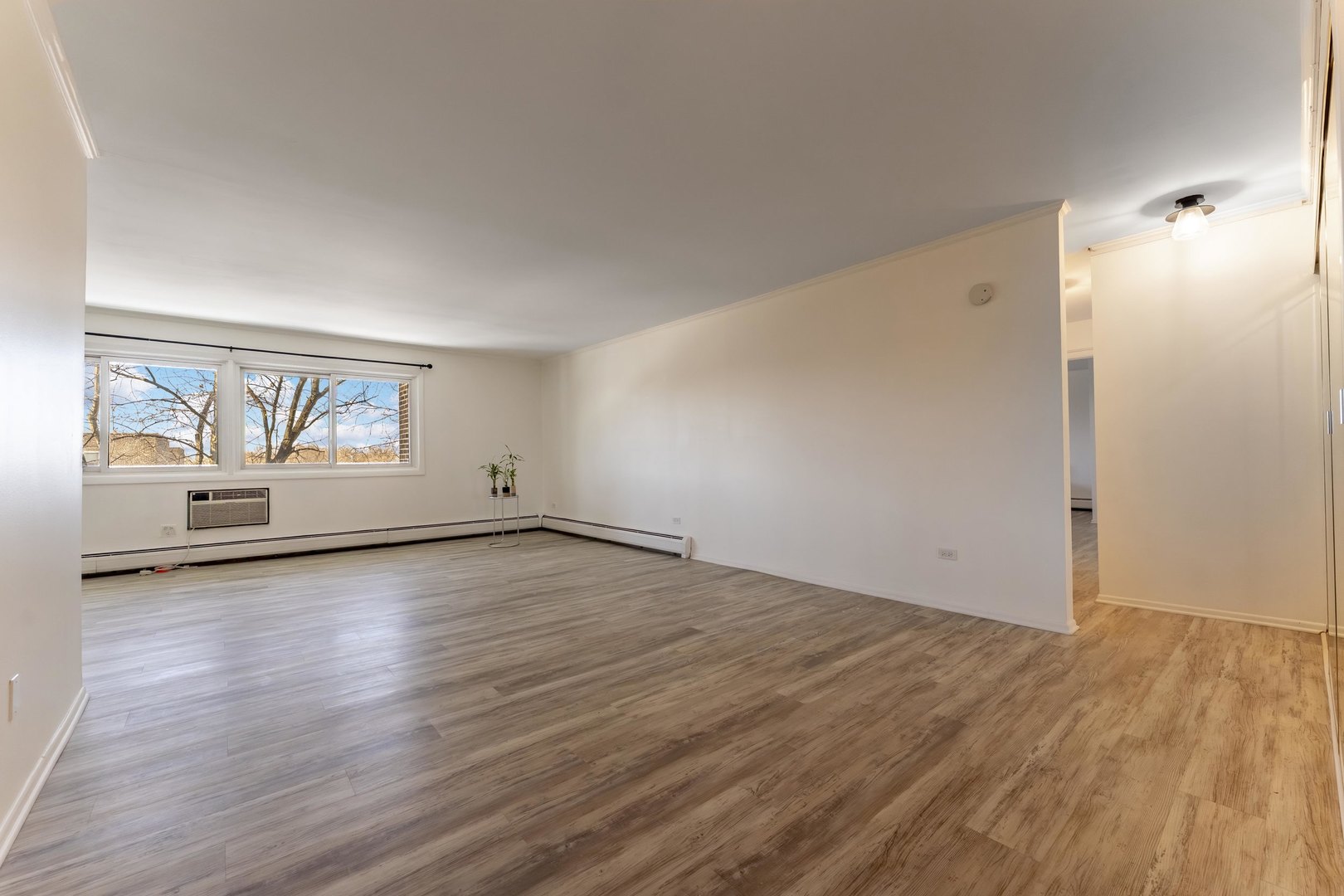 10015 Beverly Drive 404