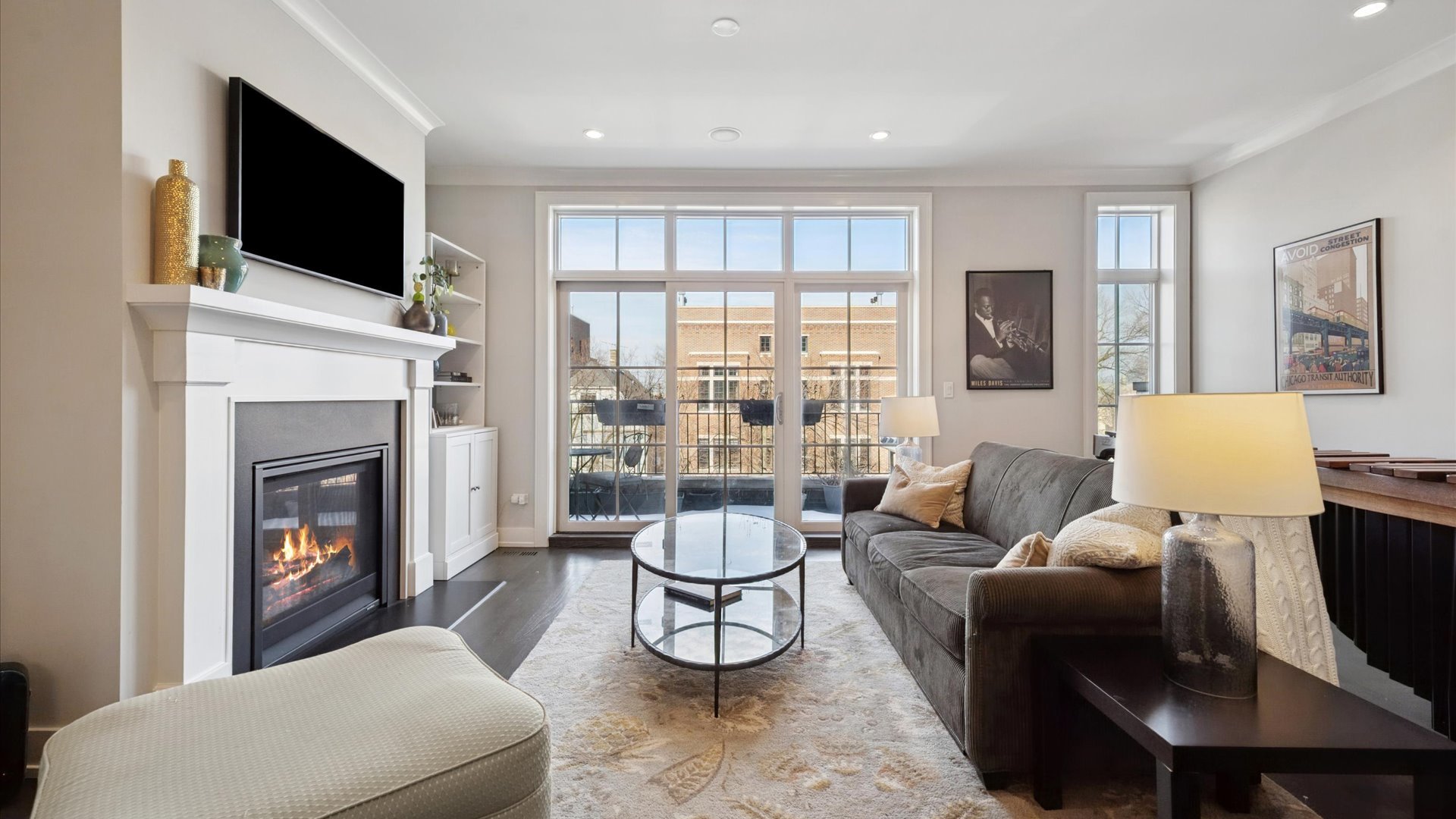 2341 W Roscoe Street 3W