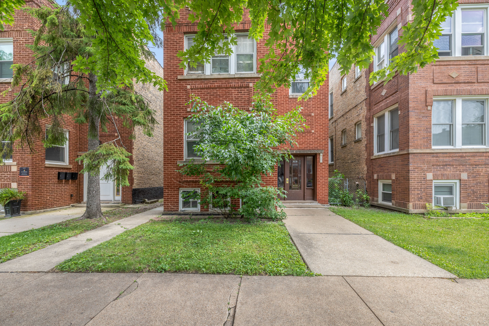 3031 N DAVLIN Court