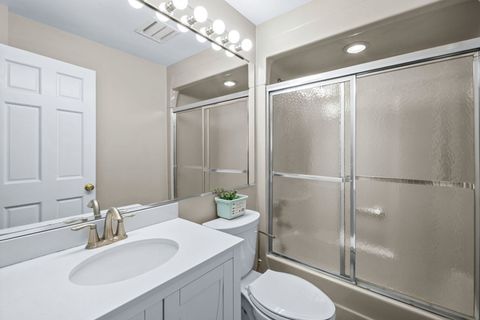 Tiny photo for 1916 Midwest Club Parkway, Oak Brook, IL 60523 (MLS # 12599067)