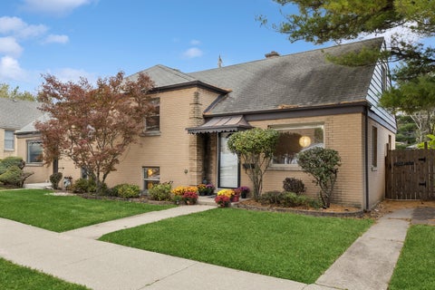 Tiny photo for 3519 Maple Avenue #0, Brookfield, IL 60513 (MLS # 12789639)