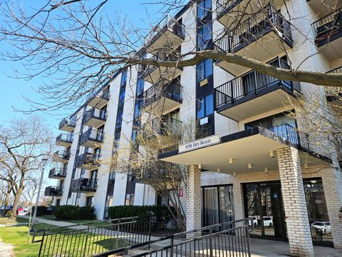 Photo of 9701 N Dee Road #6M, Niles, IL 60714 (MLS # 12615975)