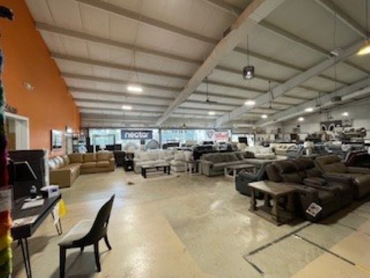 1901 E Lincoln Highway