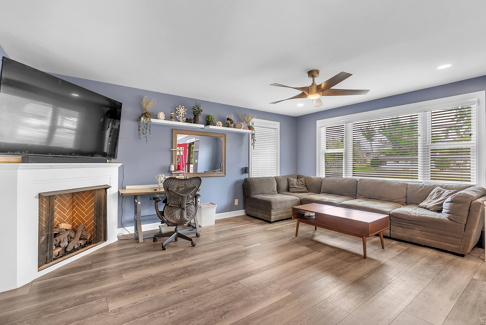 17W445 BUTTERFIELD Road
