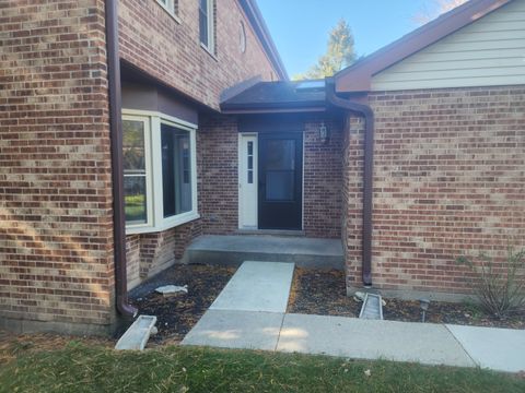 Photo of 1612 N WINDSOR Drive, Arlington Heights, IL 60004 (MLS # 12533014)