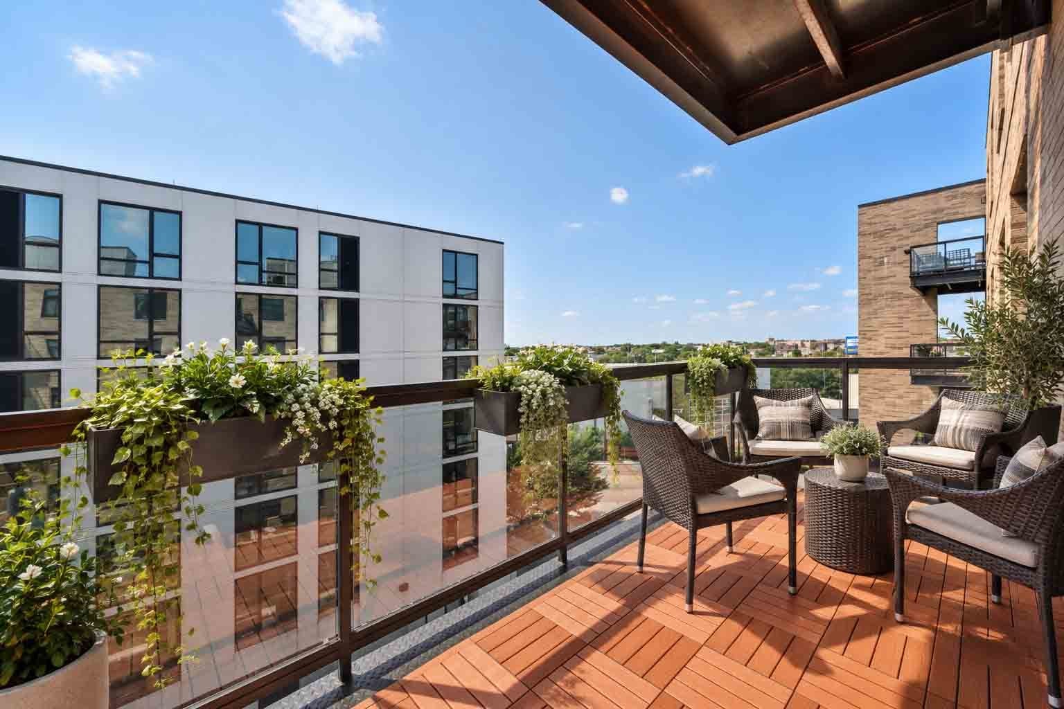 1701 W Webster Avenue 602