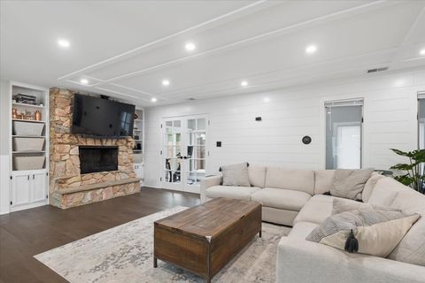 Tiny photo for 571 Byrd Road, Riverside, IL 60546 (MLS # 12594549)