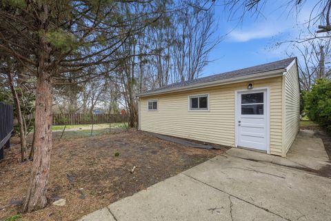 Tiny photo for 835 Oak Street, Elgin, IL 60123 (MLS # 12613007)