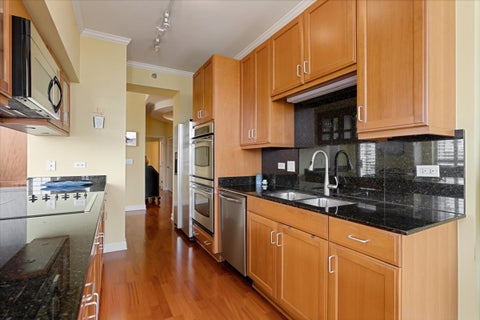 Tiny photo for 1335 S Prairie Avenue #906, Chicago, IL 60605 (MLS # 12729936)